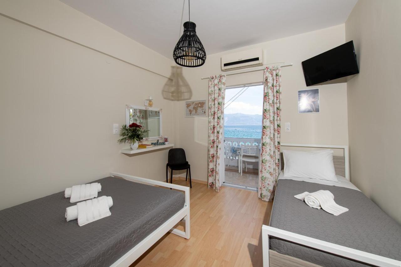 Moukas Seaside Apartments Romantico Selianítika Exterior foto