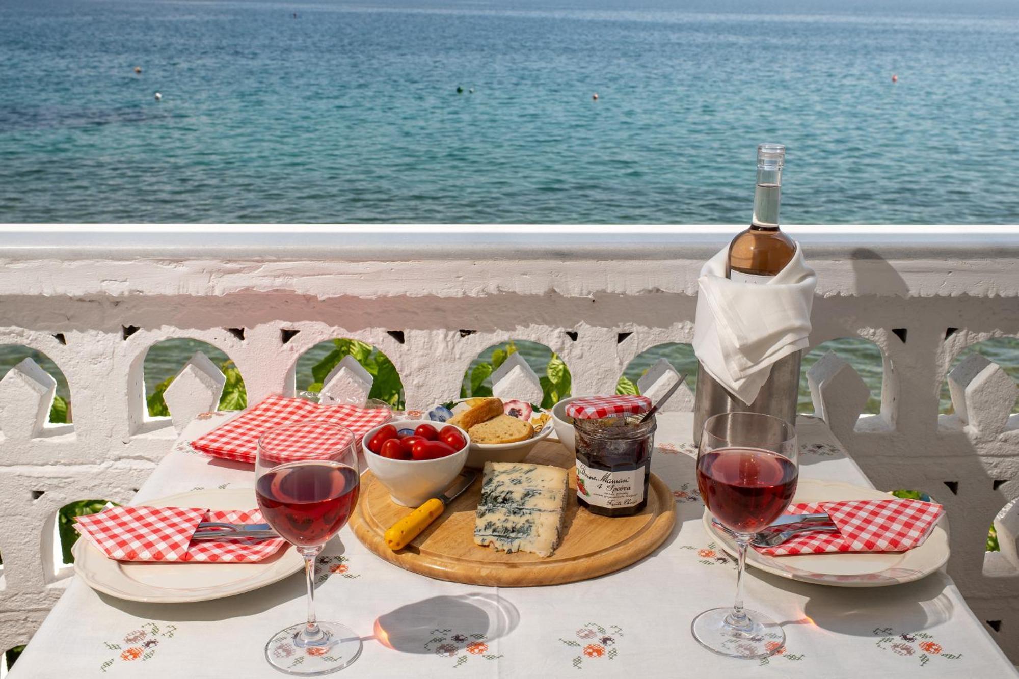 Moukas Seaside Apartments Romantico Selianítika Exterior foto